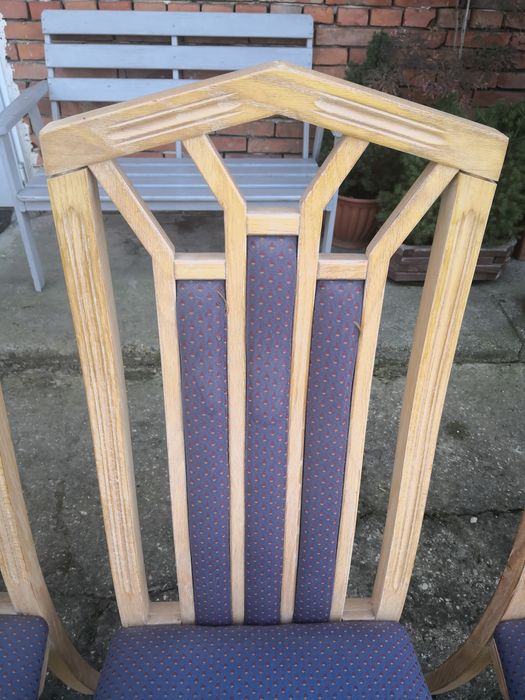 Dębowe krzesła z końca 20 wieku