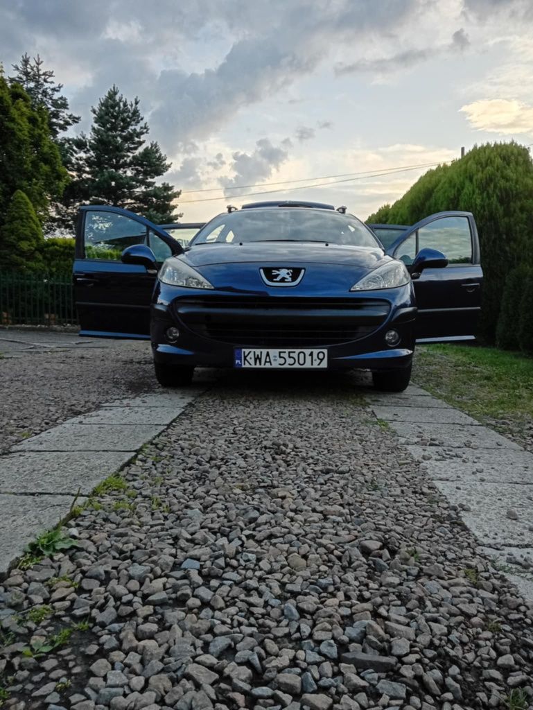 Sprzedam auto peugeot 207