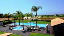 Espaçoso apartamento T2 frente ao golfe e perto da praia e Marina de V