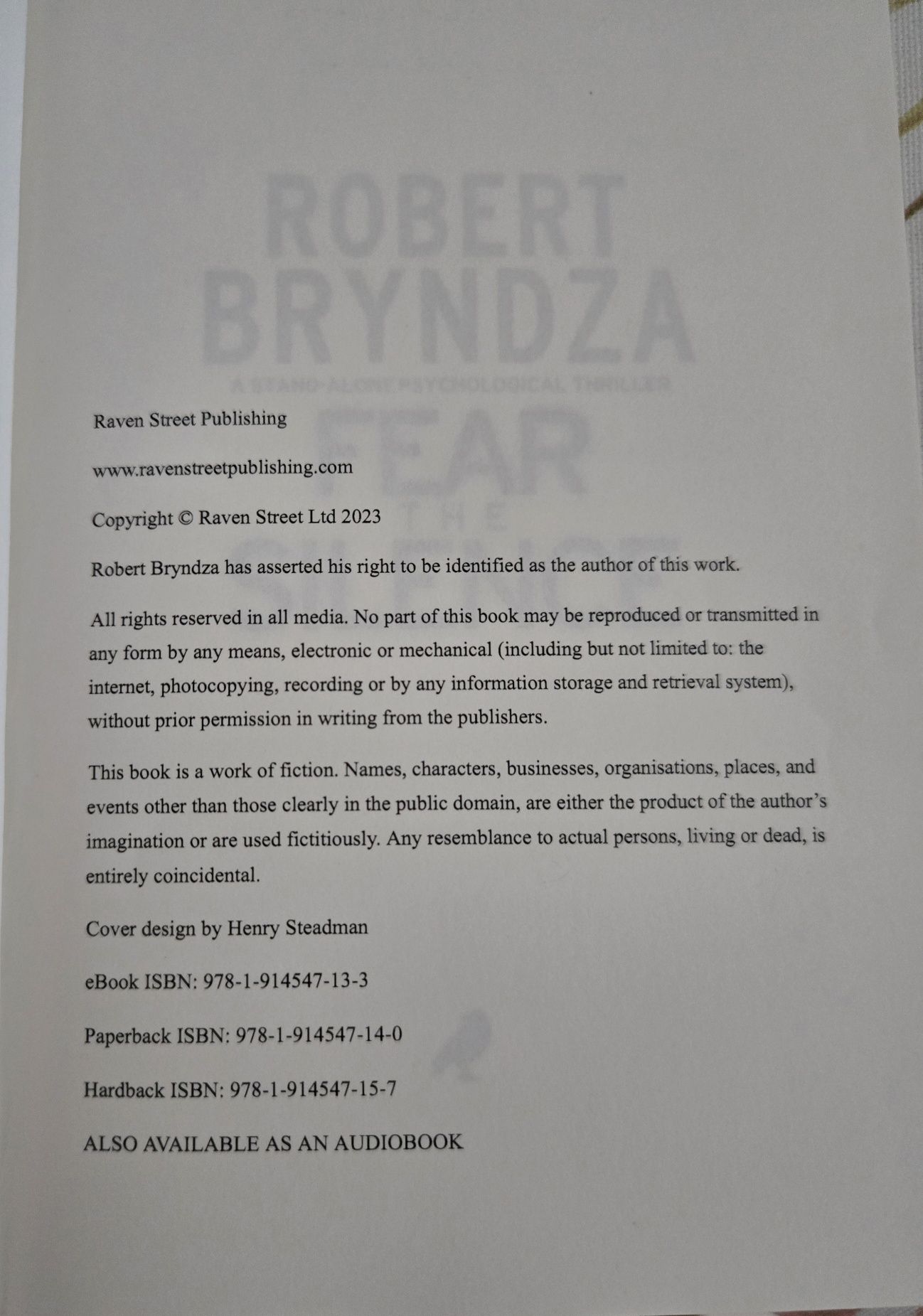Livro "Fear the silence" de Robert Bryndza