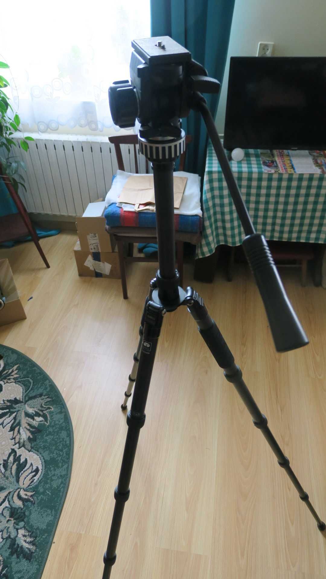 Statyw Sirui T-2205X z głowica Slik 5310