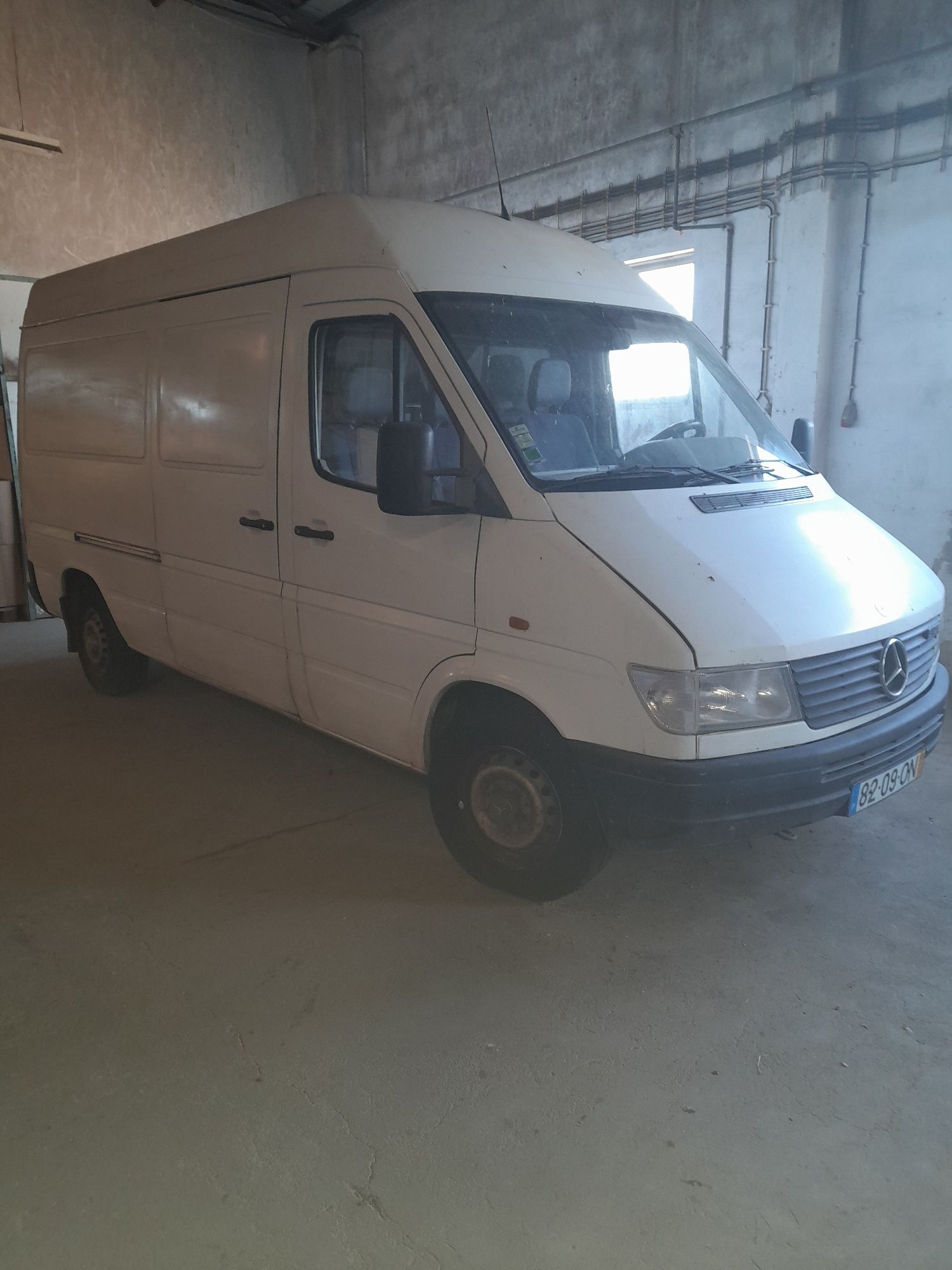 Vendo carrinha  mercedess 312d   em muito bom estado