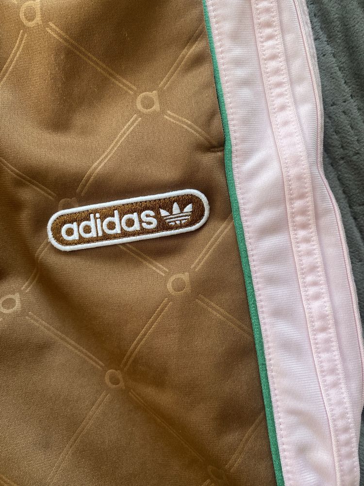 Костюм adidas жіночій !