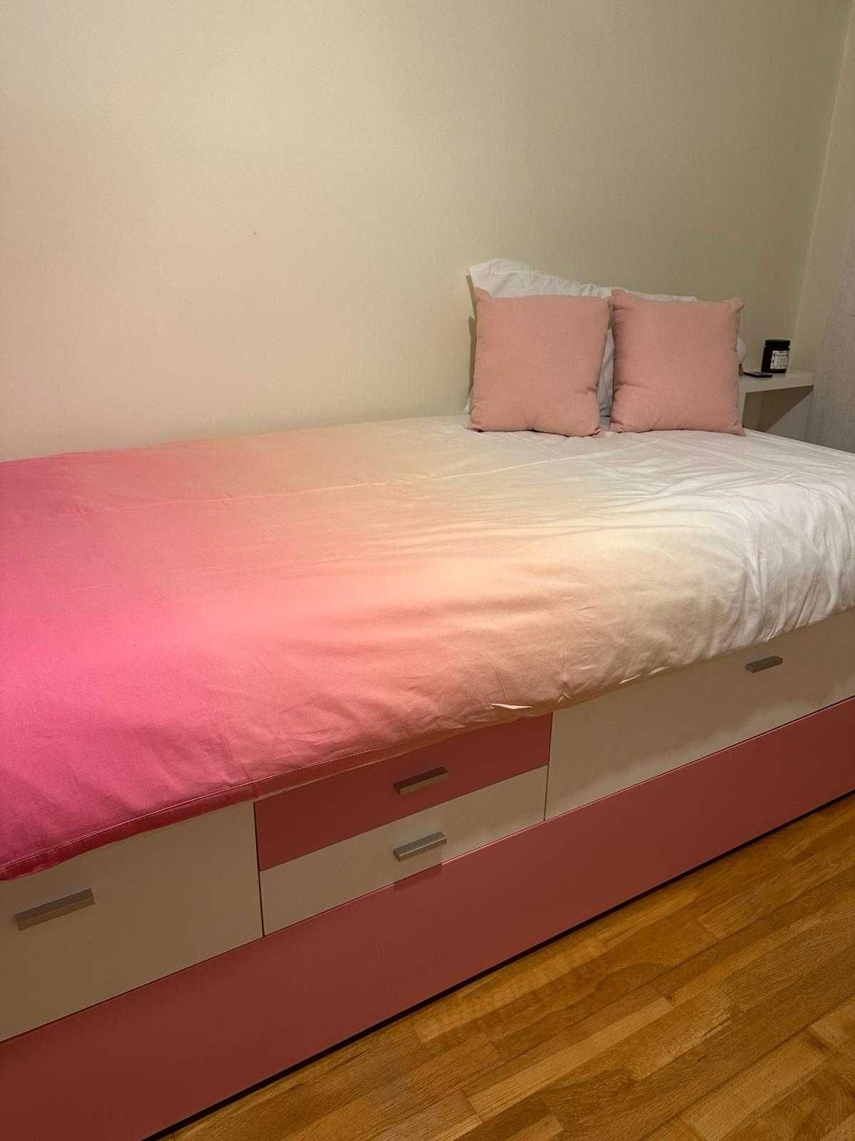 Cama individual dupla com gavetas