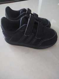 Czarne buty sportowe adidas