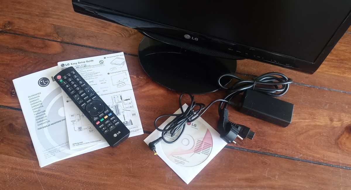 Monitor LG-2280DF Full HD z funkcją TV i głośnikami w podstawie