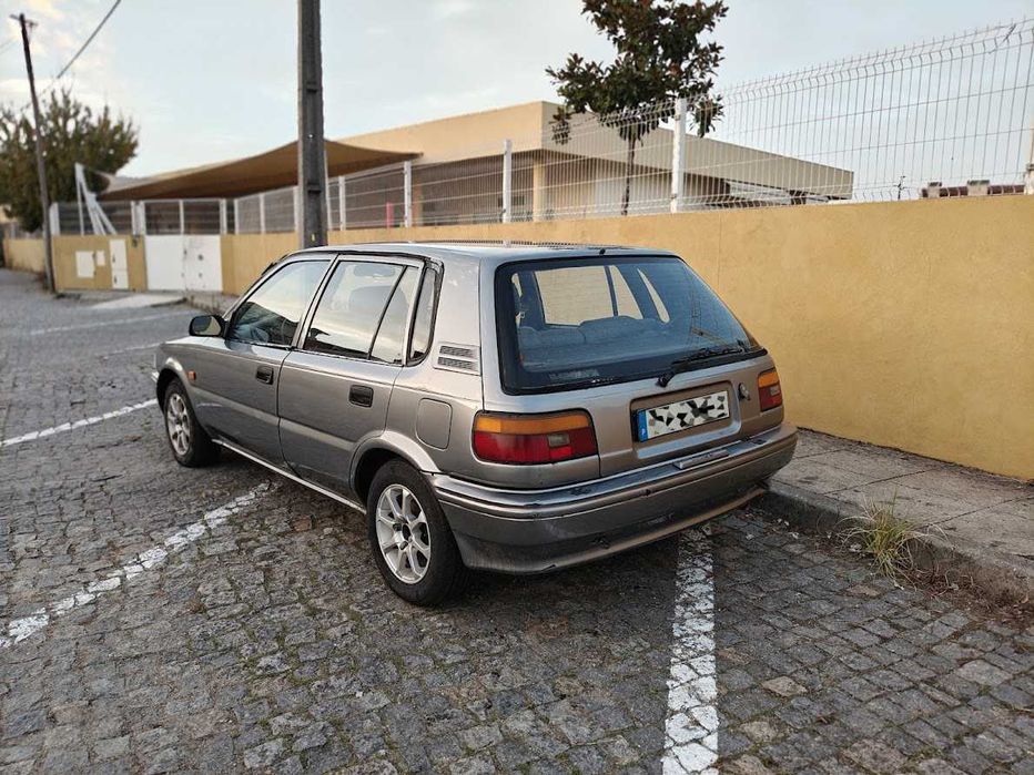 Toyota Corolla 1800D - 5 lugares