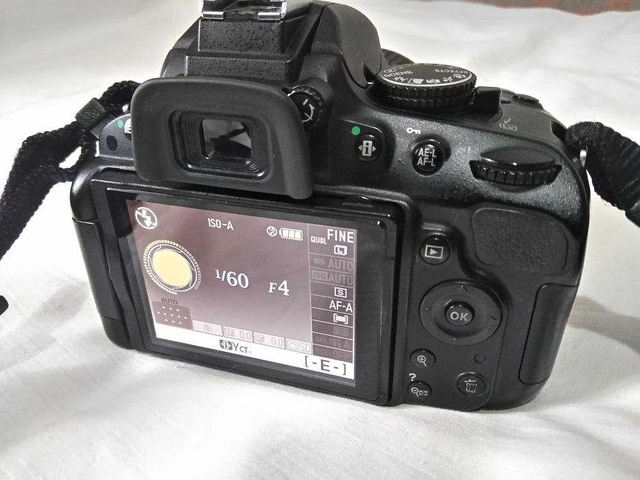 Продам фотоапарат Nikon D5100