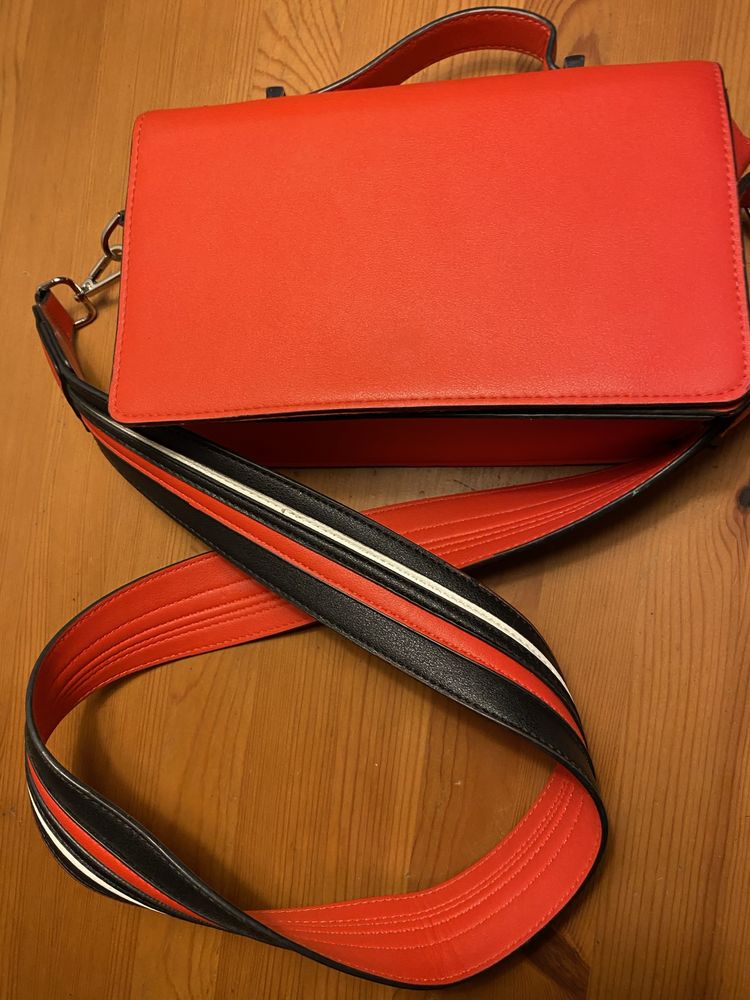 Torebka ns ramię Reserved czerwona