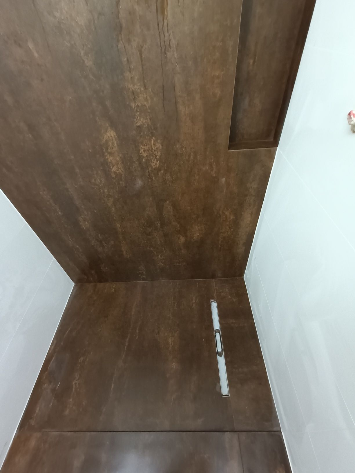 ladrilhador pedreiro polivalente remodelações