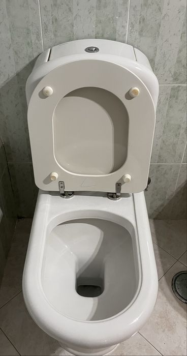 Sanita com Tampo + Autoclismo + Bidé com torneira. Marca Sanitana