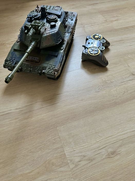 Tank leopard 2 на радіо управлінні