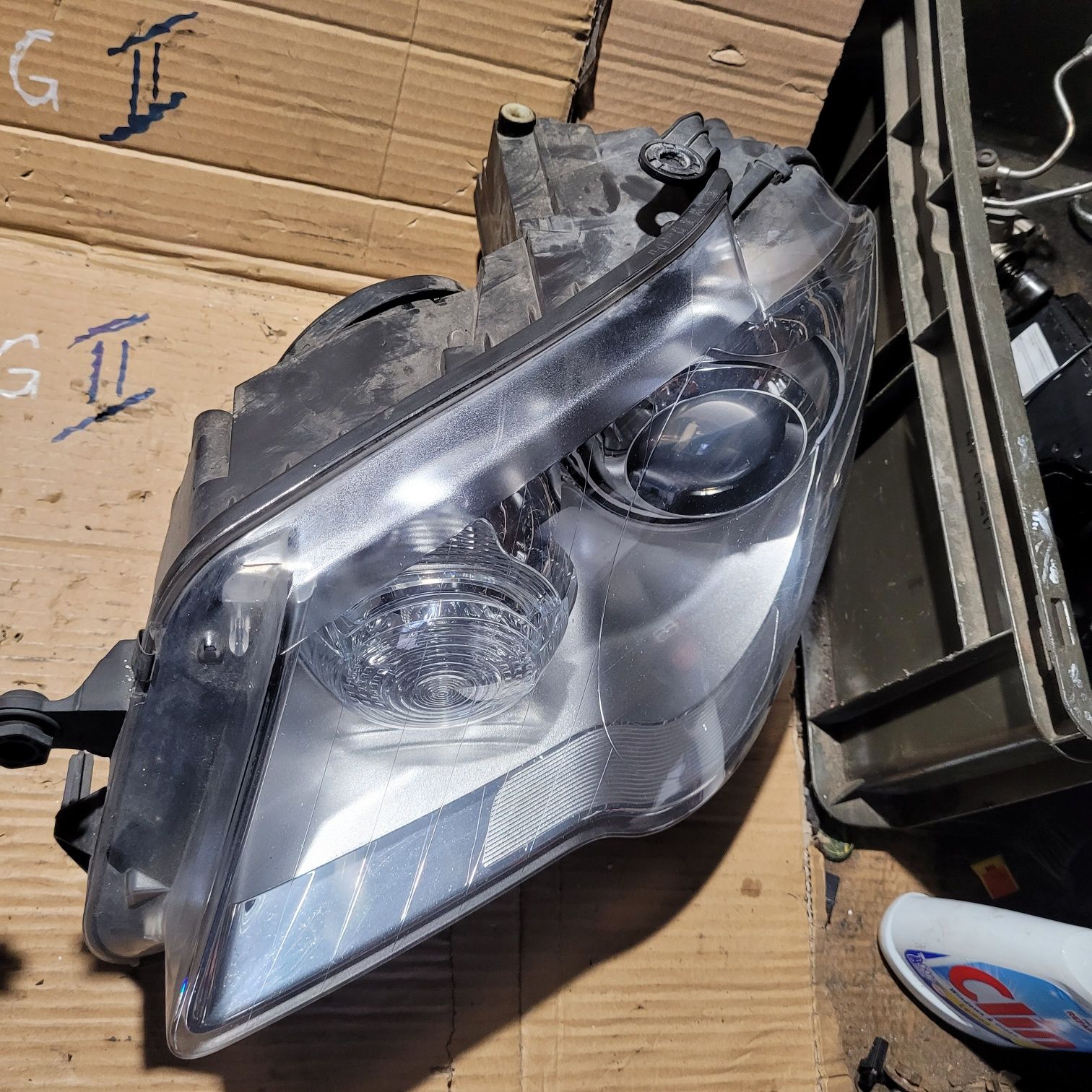 Lampy przód xenon vw Touran I lift 2007r