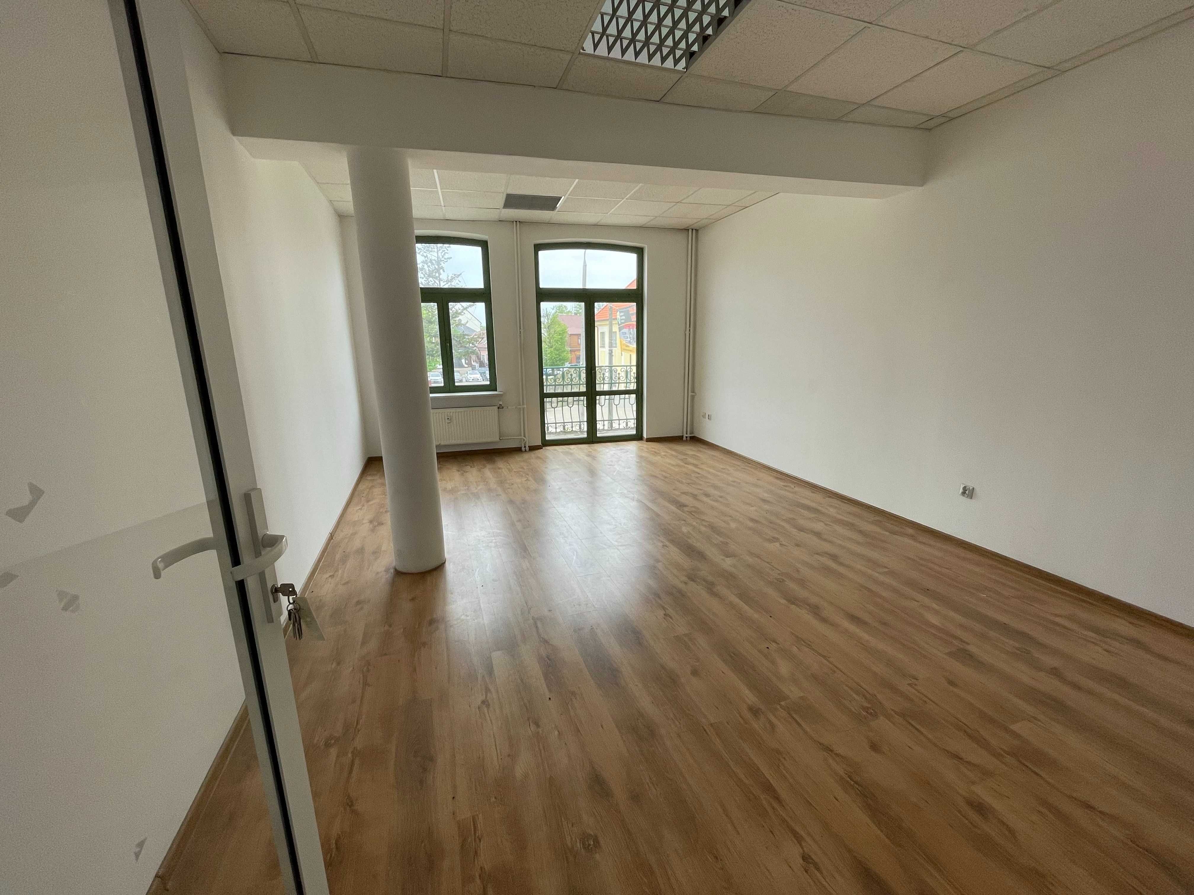 Wynajmę lokal  usługowo-biurowy w ścisłym centrum Bielska Podlaskiego.