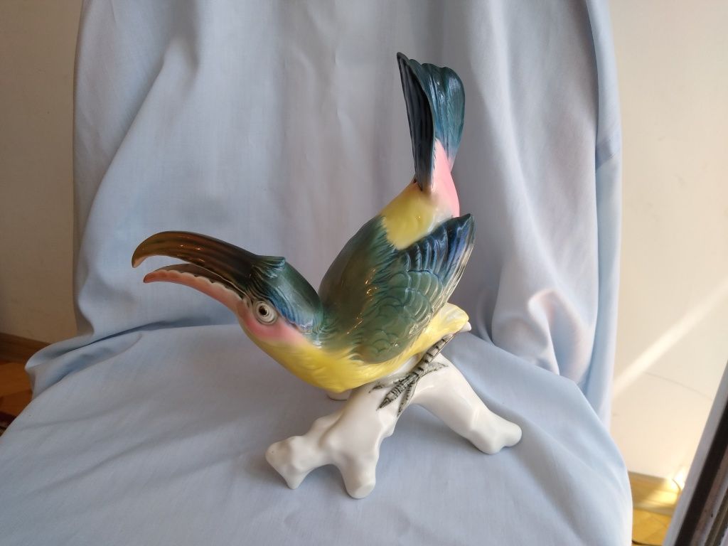 ENS figurka porcelanowa ptak tukan