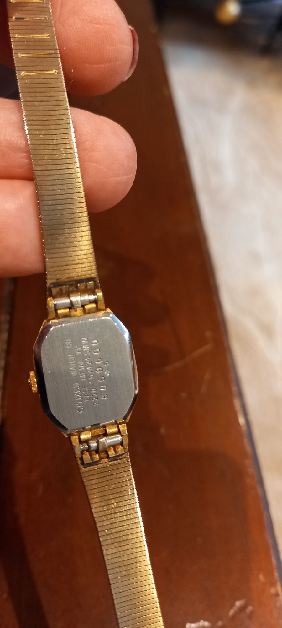 Relógio citizen dourado