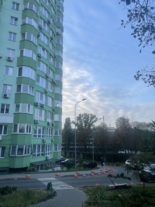 Продаж. Проспект Відрадний , 2, гарне фасадне приміщення 148 кв.м