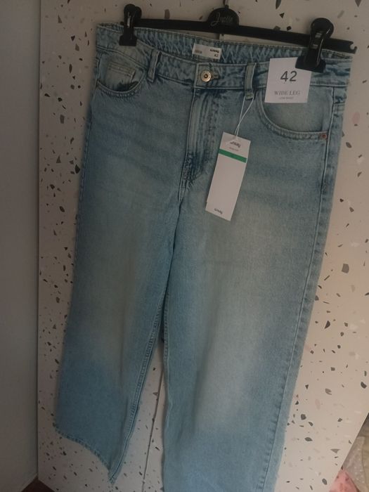 Nowe spodnie jeansy baggy.