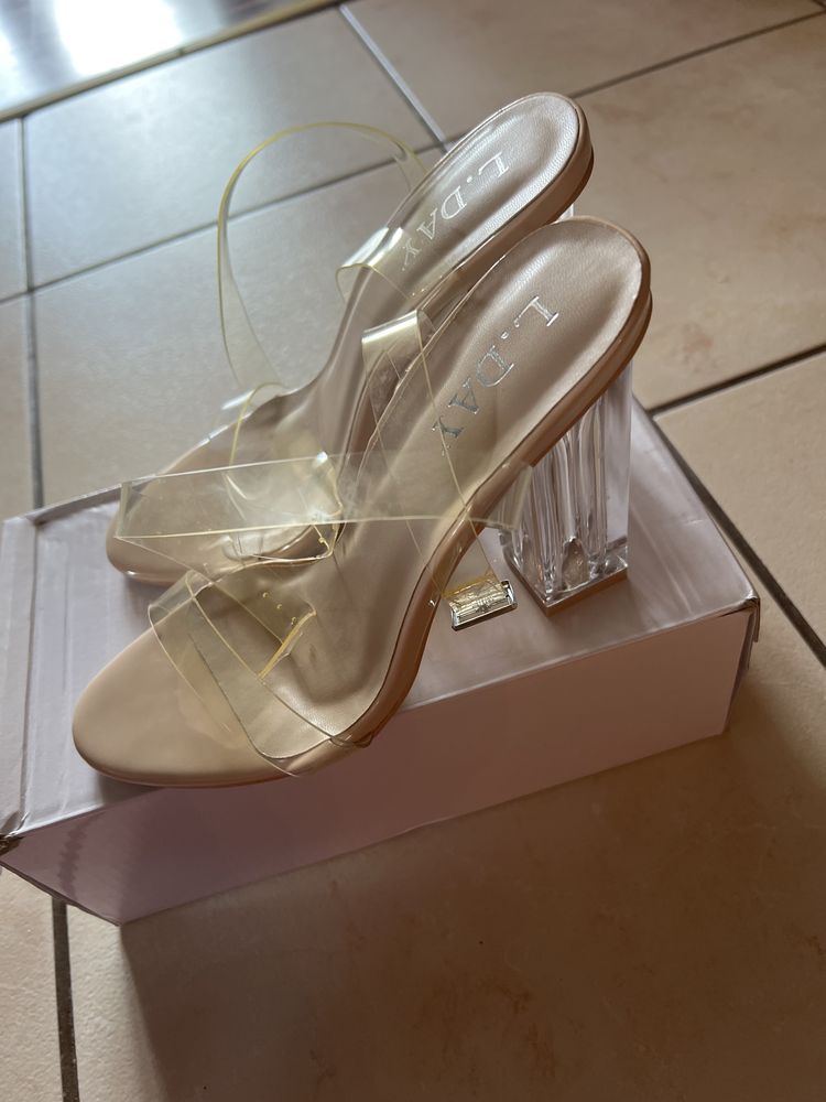 Przezriczyste buty na słupku r.36/37