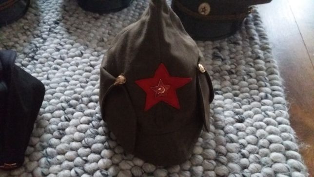 Czapki wojskowe do kolekcji lub idealne na wieczór kawalerski