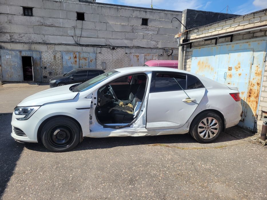 Renault Megane после ДТП