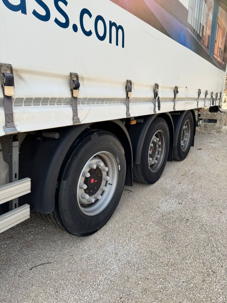 Semi-reboque Lecitrailer com plataforma