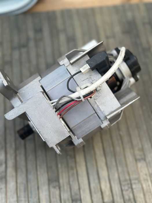 Silnik napędowy pralki Whirlpool ETDLR 7220L PL/N