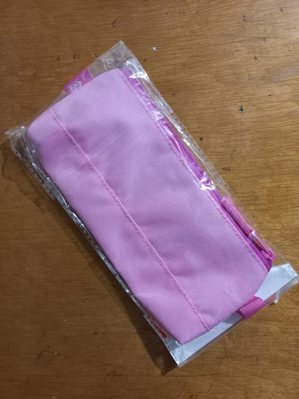 Рожевий пенал запакований