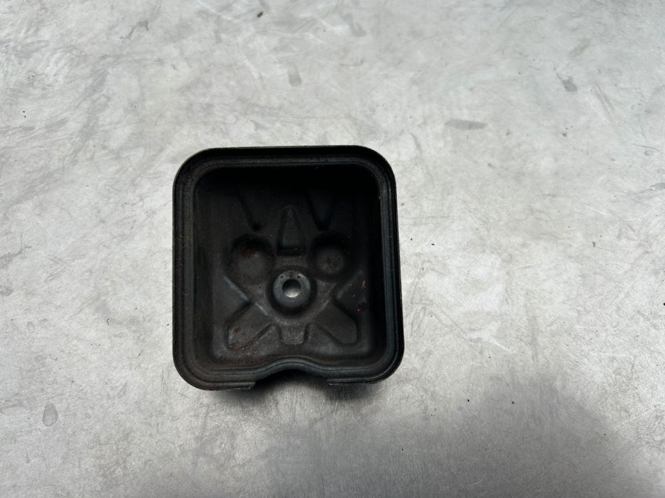 Stihl FS 87 FS 90 FS 100 FS 130 HT 101 pokrywa obudowa zaworów (538)