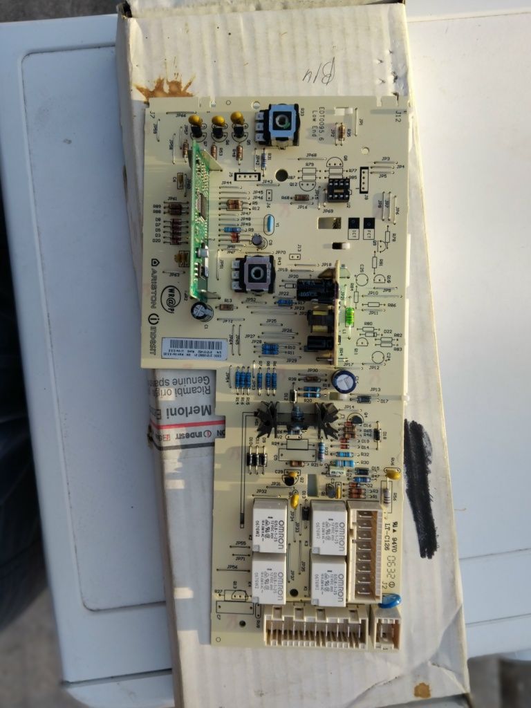 Плата управления стиральной машины Indesit C00143067, C00118978