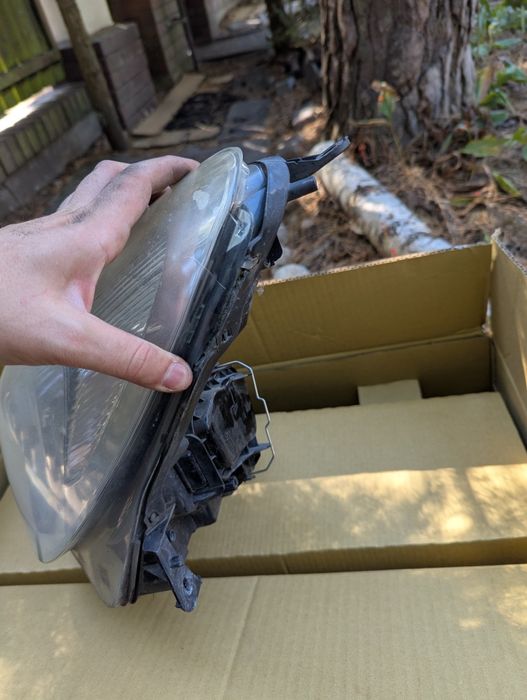 Lampa lewy przód corsa d rhd