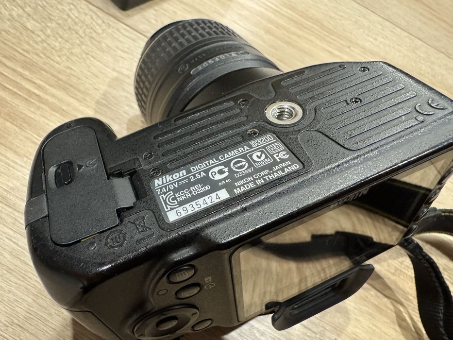 Nikon d3200 + obiektyw kit Nikkor 18-55 f/3.5-5.6G VR II