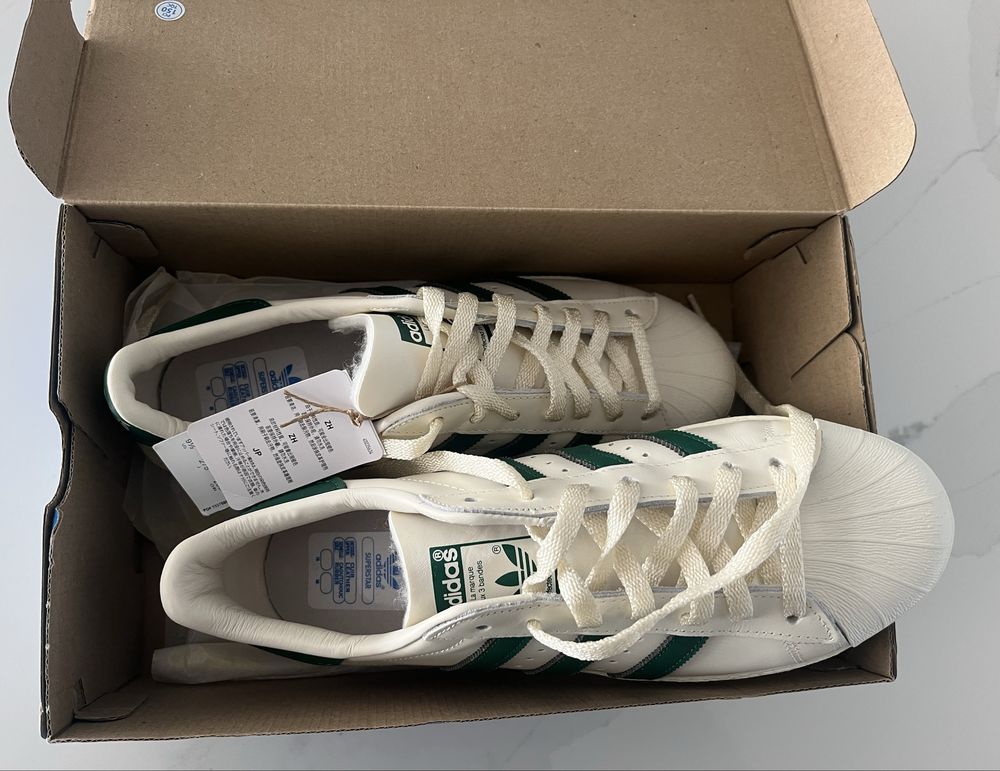 Adidas Superstar