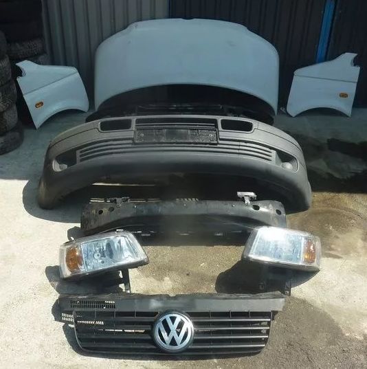 Перед комплектний фольсваген т5 в який входять капот крила фари бампер