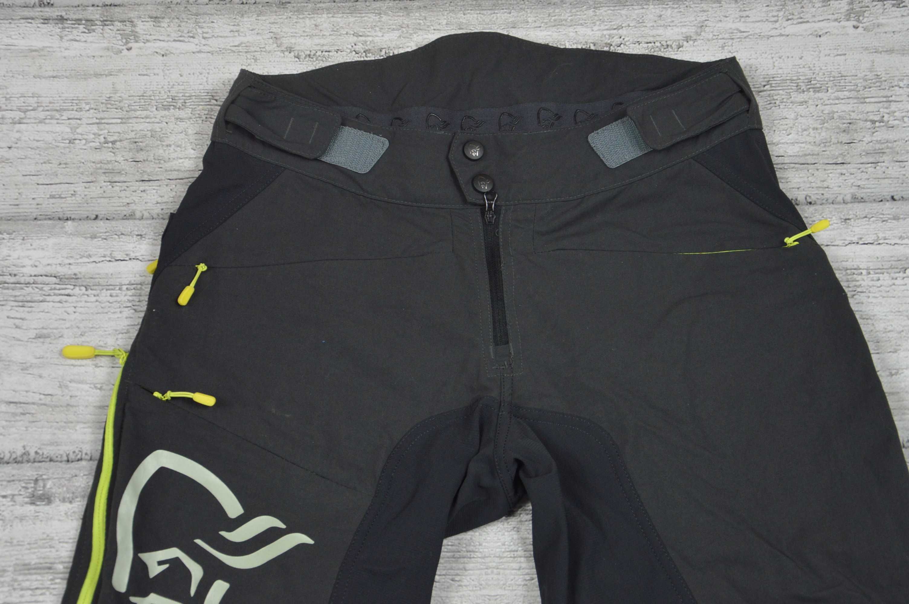 Norrona Fjora softshellowe meskie spodenki trekkingowe rowerowe S