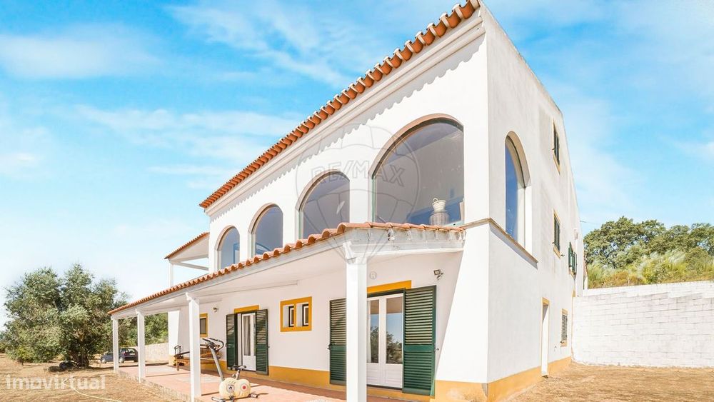 Moradia T4 para venda