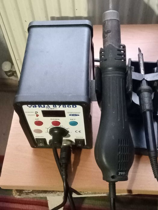 Терміново продам паяльну станцію та осцилограф