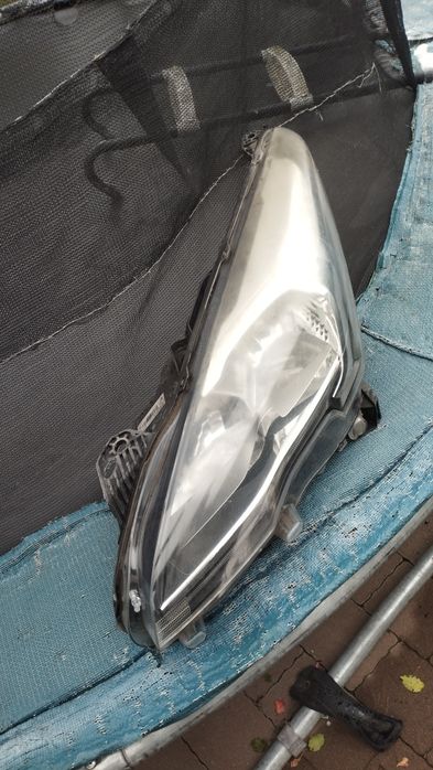 Фара ліва Пежо 3008 . 2015 рік