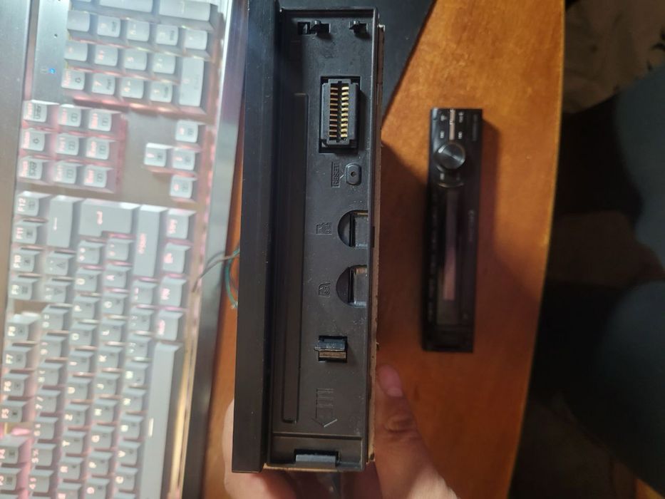 Продам магнитолу cyclone mp-7059gps