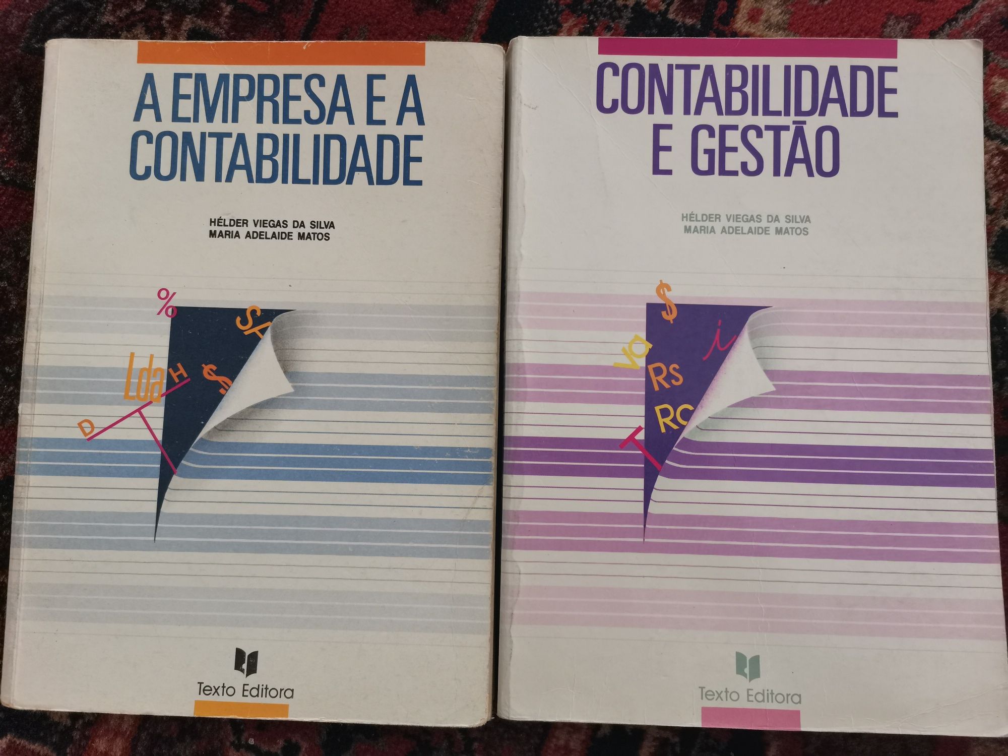 2 Livros: A empresa e a contabilidade; Contabilidade e Gestão