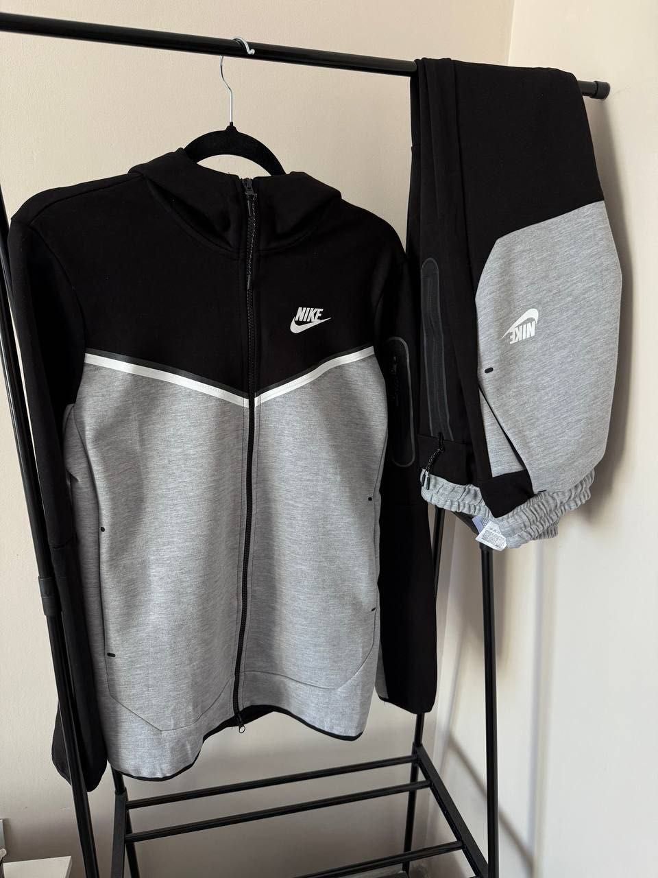 Dres Nike Tech Fleece