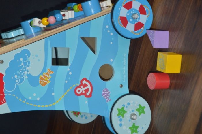 Interaktywny drewniany chodzik, pchacz, jeździk – motyw morski 120 zł