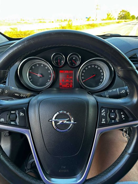 Opel Insignia 1,4 Turbo benz+LPG