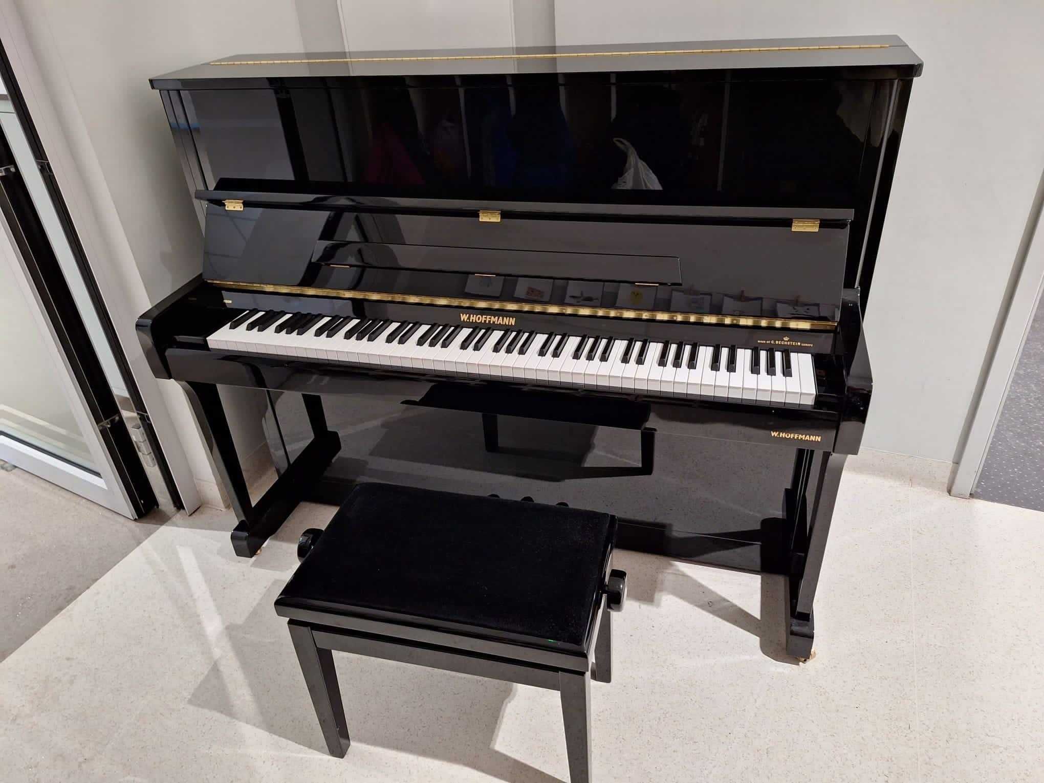 Pianino W. Hoffmann V 120