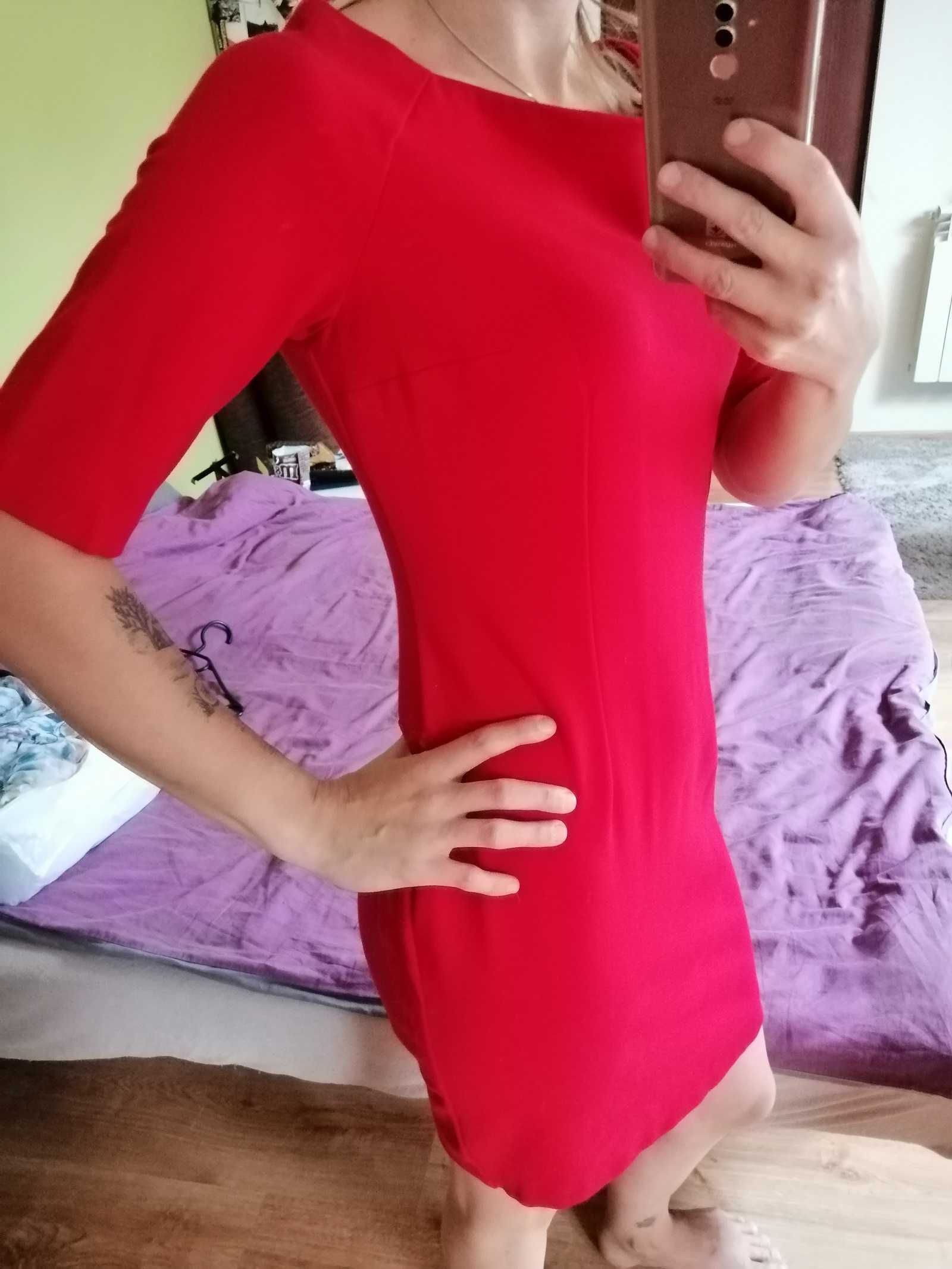 czerwona sukienka
