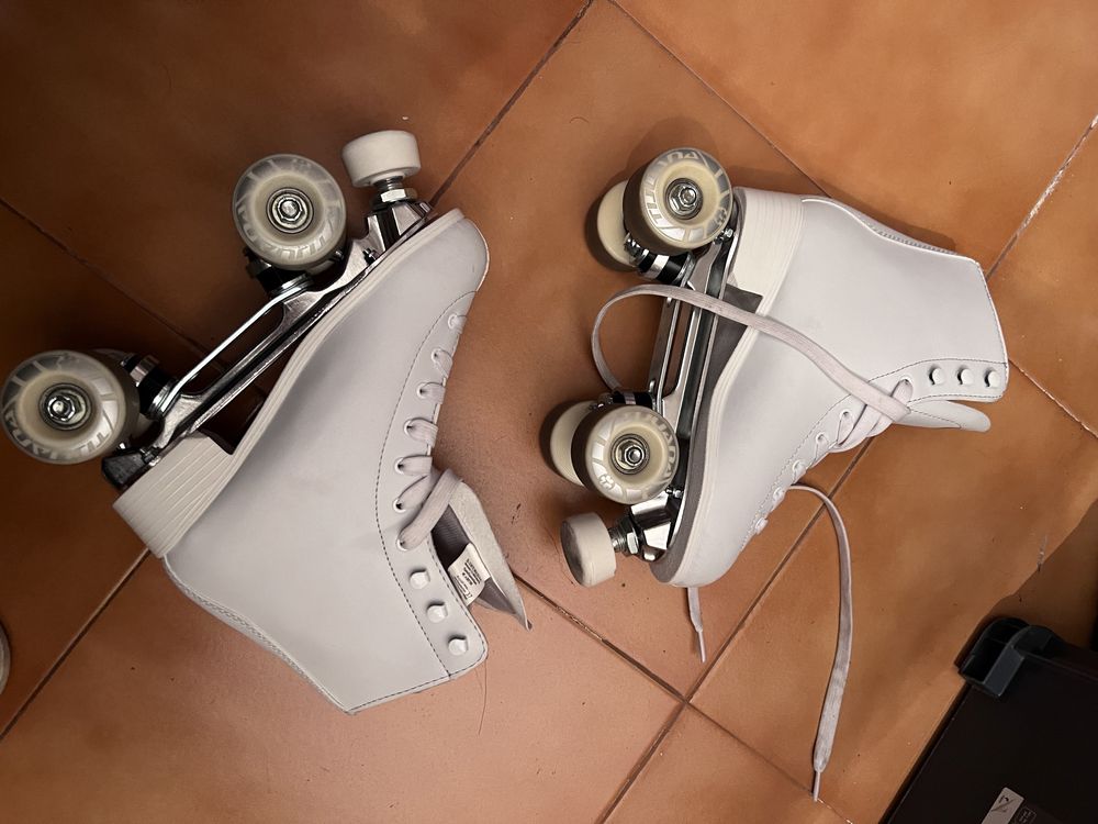 Patins de quatro rodas