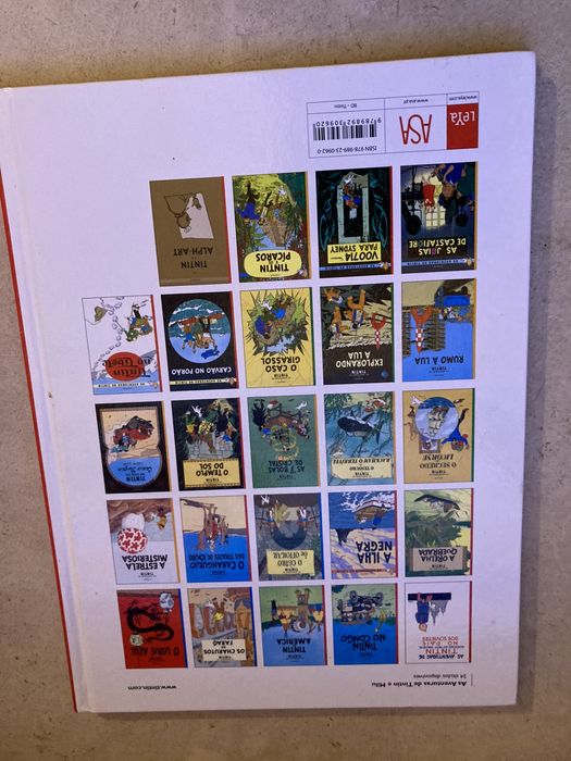 Livro do Tintim O caranguejo das tenazes de ouro