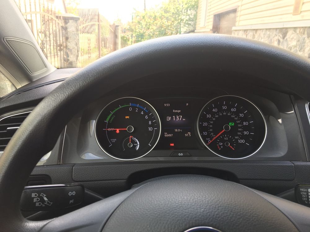 Volkswagen E-Golf 2016