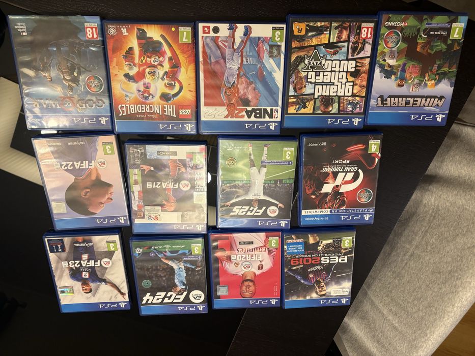 PS4 + 13 jogos +  2 comandos +Carregador comandos