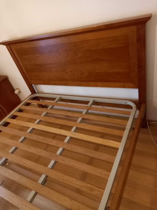 Cama Madeira nogueira com estrado 150 x 200